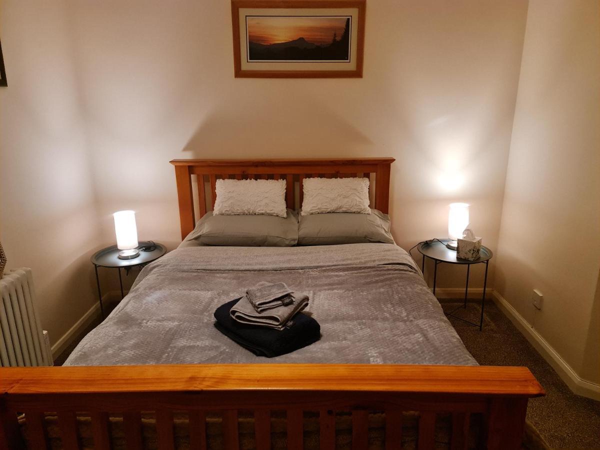 Comfortable 2 Bed Townhouse. Near To Amenities. Apartment Beith Luaran gambar